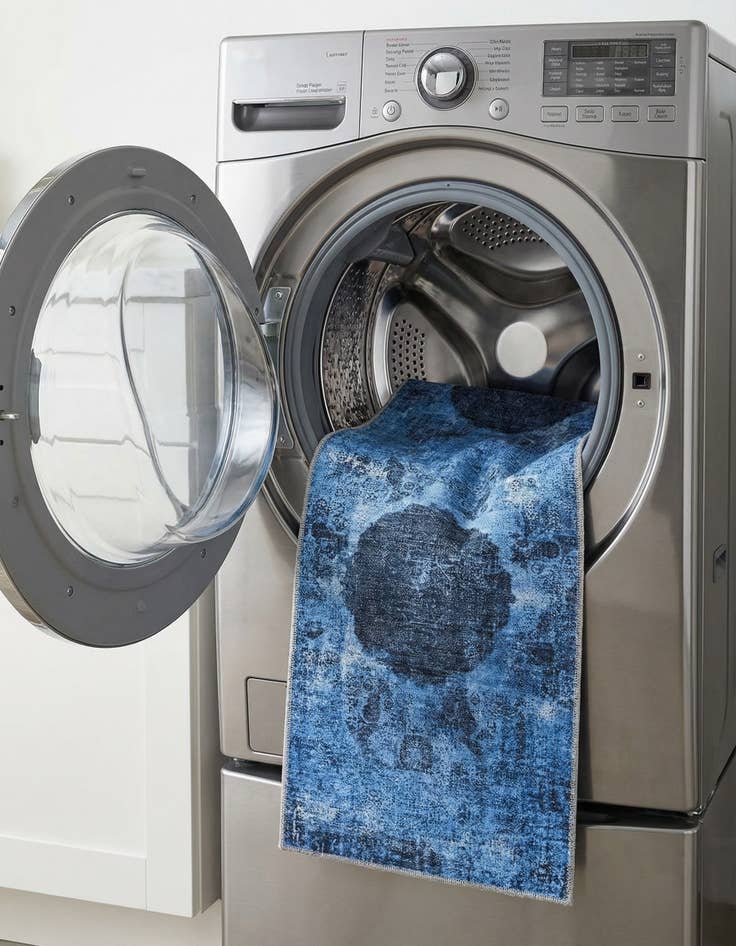 Detail image of 2' x 6'  Washable Yara Runner Rug