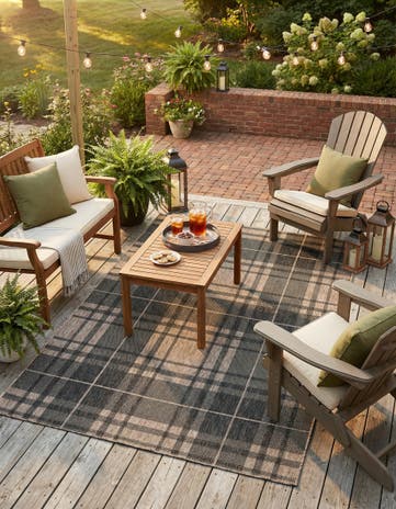 5' 3 x 8' Easy-Clean Checkered Indoor / Outdoor Rug