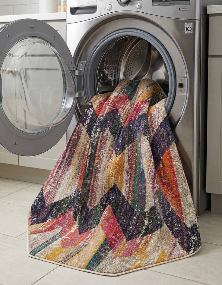 Detail image of 5' 3 x 5' 3  Washable Vivid Octagon Rug