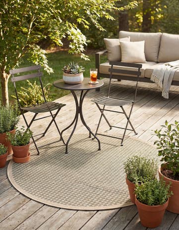 4' x 4' Easy-Clean Border Indoor / Outdoor Round Rug