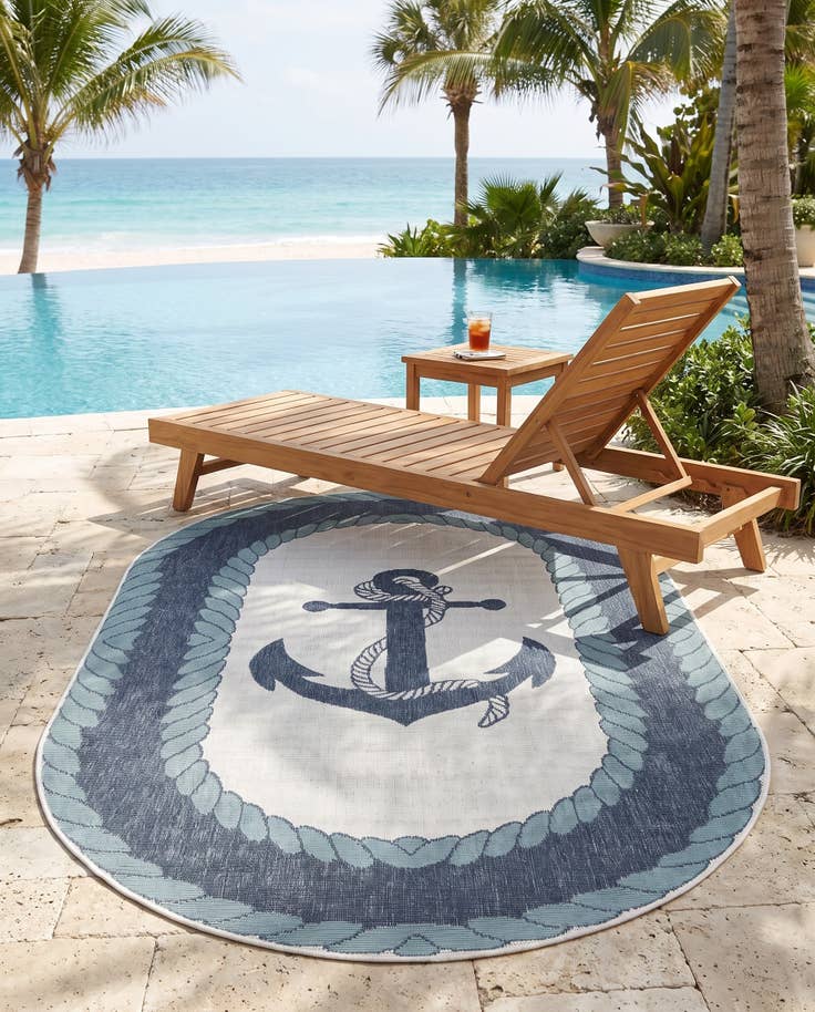 Detail image of 4' x 6' Easy-Clean Coastal Indoor / Outdoor Oval Rug