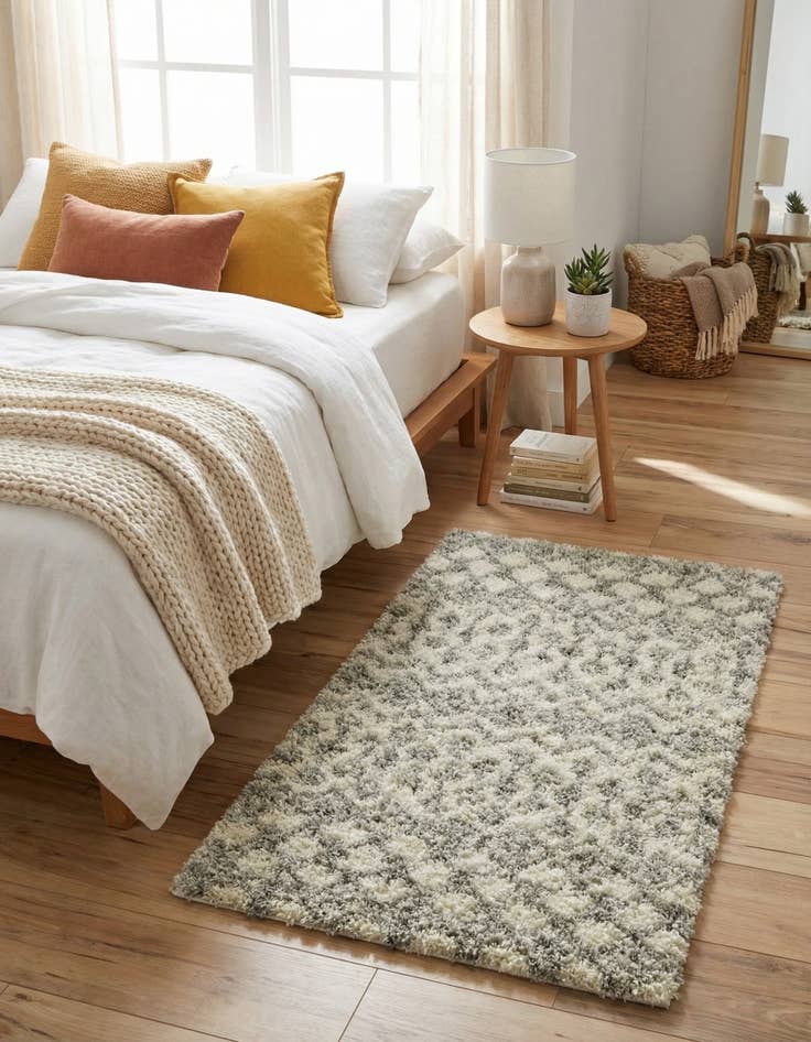 Detail image of 2' x 3' Moroccan Trellis Shag Rug