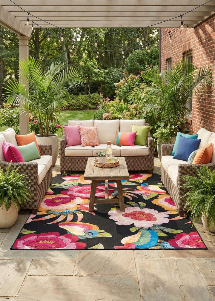 7' 10 x 10' Easy-Clean Botanical Indoor / Outdoor Rug