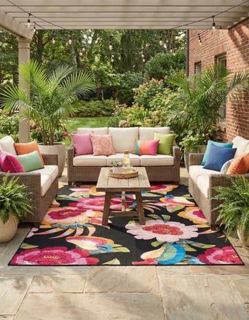 7' 10 x 10' Easy-Clean Botanical Indoor / Outdoor Rug