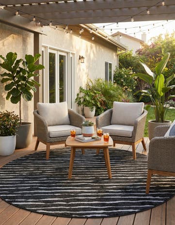 Black Easy-Clean Sabrina Soto Ola Indoor / Outdoor Round Rug