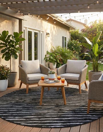 Black Easy-Clean Sabrina Soto Ola Indoor / Outdoor Round Rug