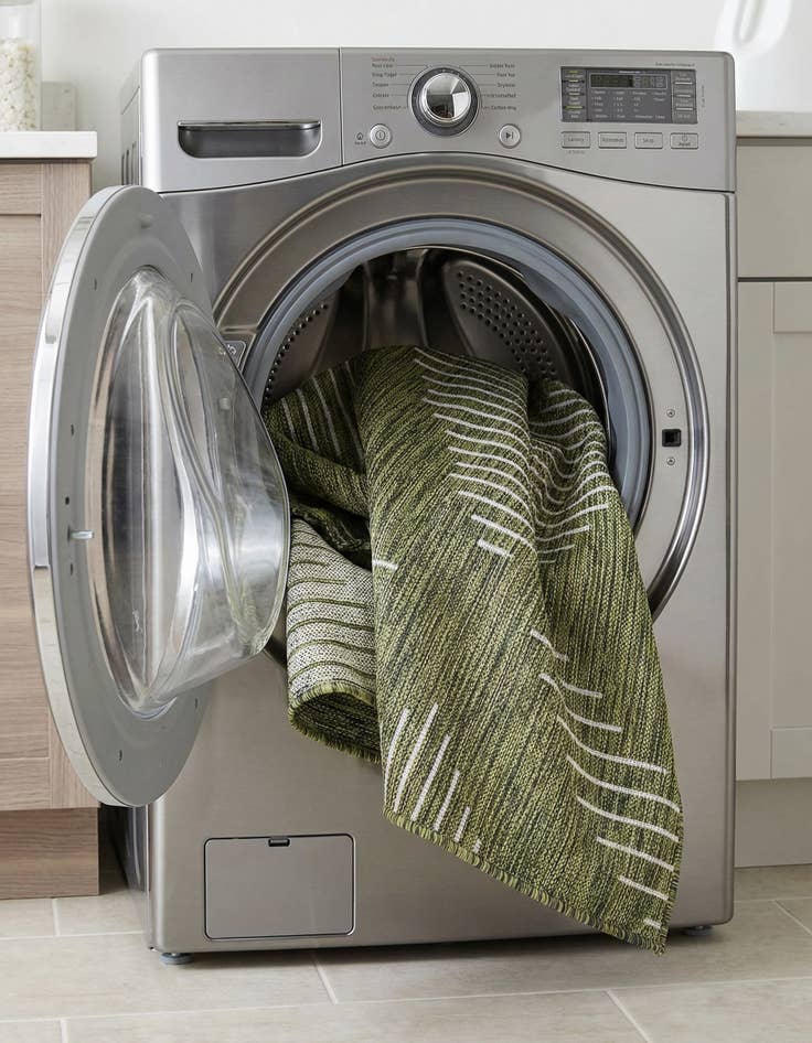 Detail image of 4' x 6'  Washable Modern Indoor / Outdoor Rug