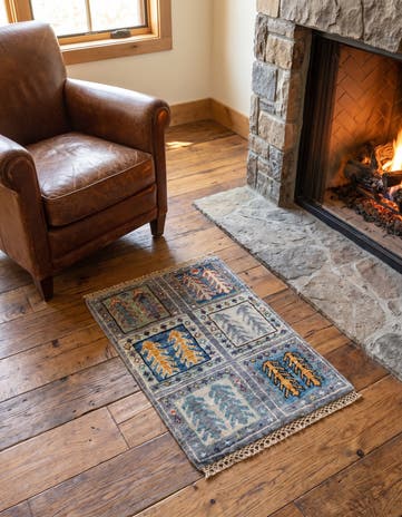 1' 4 x 2' Hand Knotted Ziegler Rug