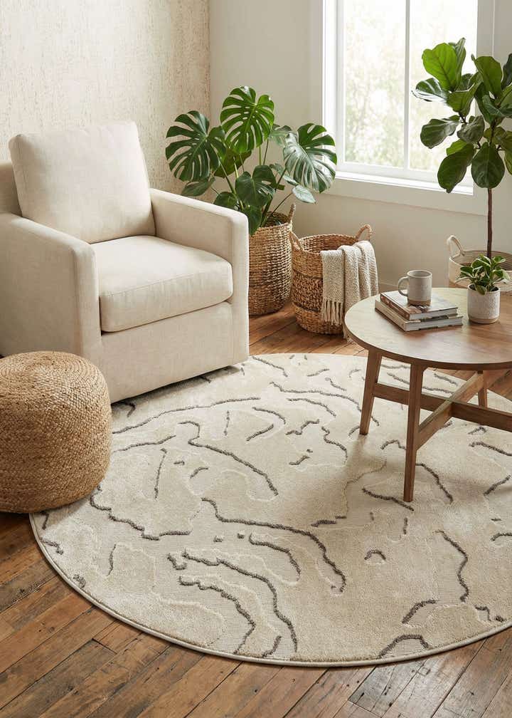5' x 5' Easy-Clean Sabrina Soto Indoor / Outdoor Round Rug