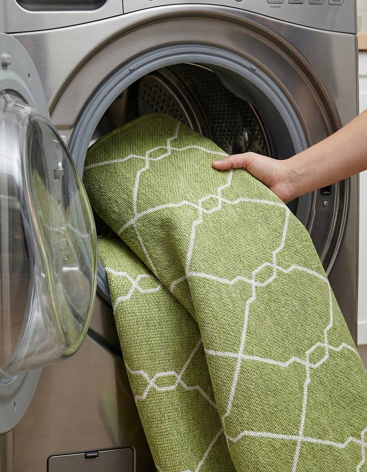 Detail image of 7' x 10'  Washable Trellis Indoor / Outdoor Rug