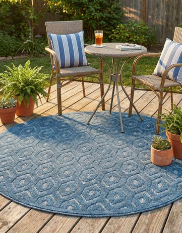 5' 3 x 5' 3 Easy-Clean Trellis Textured Indoor / Outdoor Round Rug