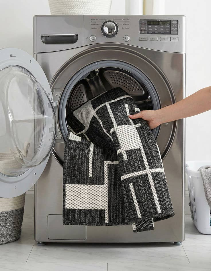 Detail image of  2' x 3'  Washable Modern Indoor / Outdoor Rug