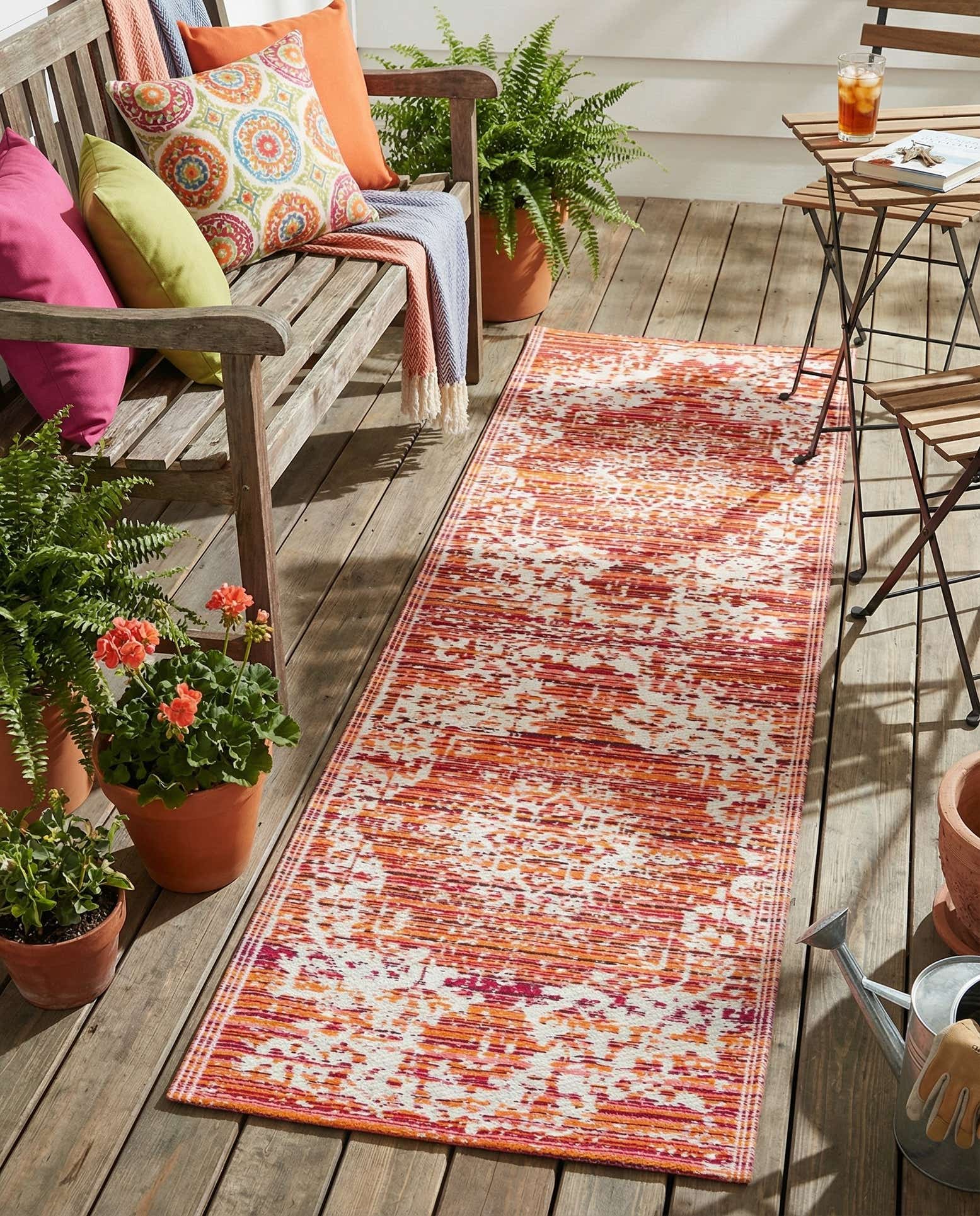 2' x 6' Easy-Clean Vista Breeze Indoor / Outdoor Runner Rug