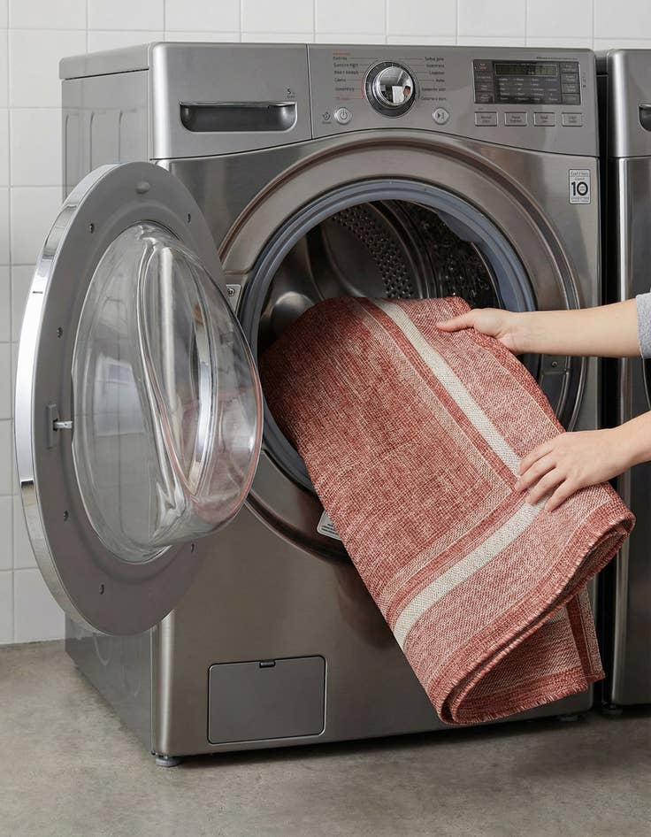 Detail image of 7' 10 x 7' 10  Washable Border Indoor / Outdoor Square Rug