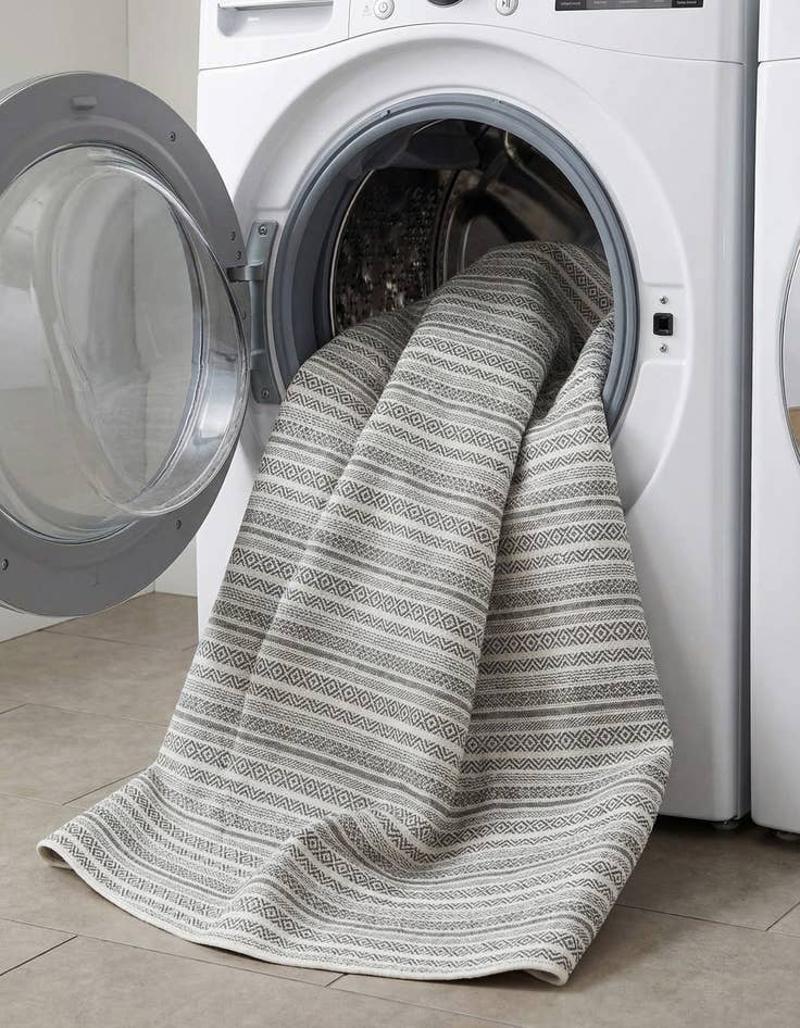 Detail image of 7' 10 x 10'  Washable Striped Indoor / Outdoor Oval Rug