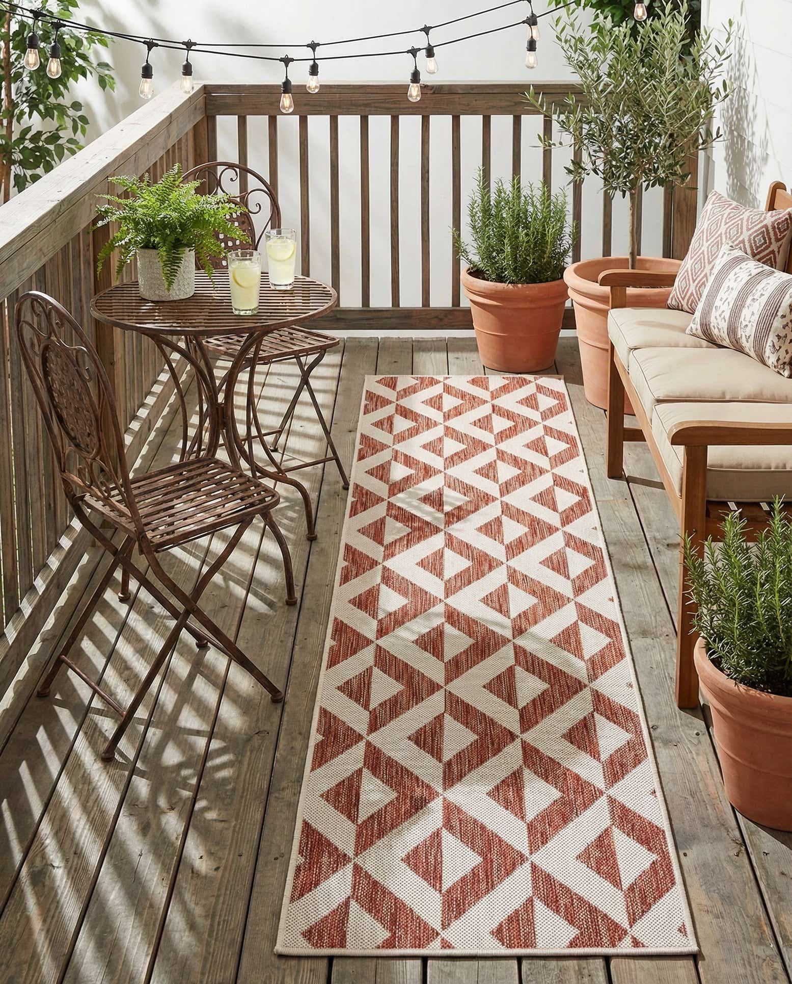 2' x 8' Easy-Clean Jill Zarin Napa Indoor / Outdoor Runner Rug