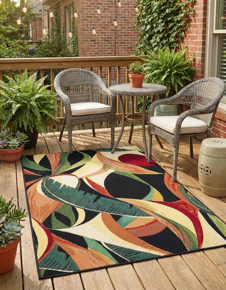 Detail image of 3' 3 x 5' 3  Washable Botanical Indoor / Outdoor Rug