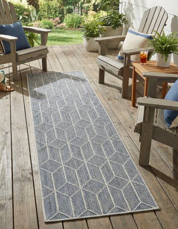 2' x 6' 1 Easy-Clean Lattice Indoor / Outdoor Runner Rug