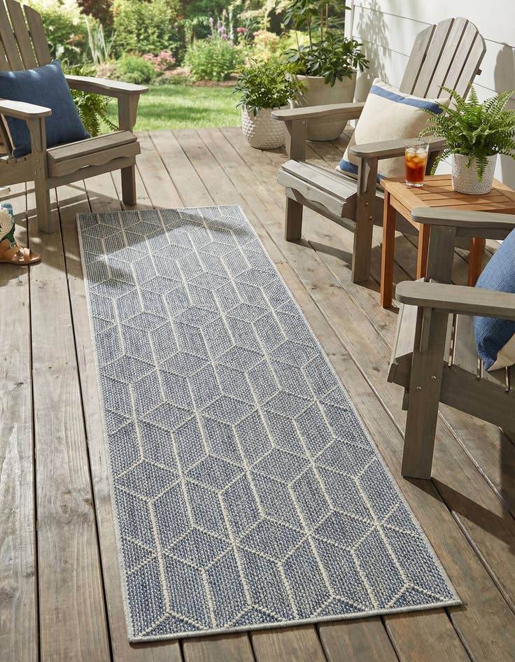 Detail image of 2' x 6' 1 Easy-Clean Trellis Indoor / Outdoor Runner Rug