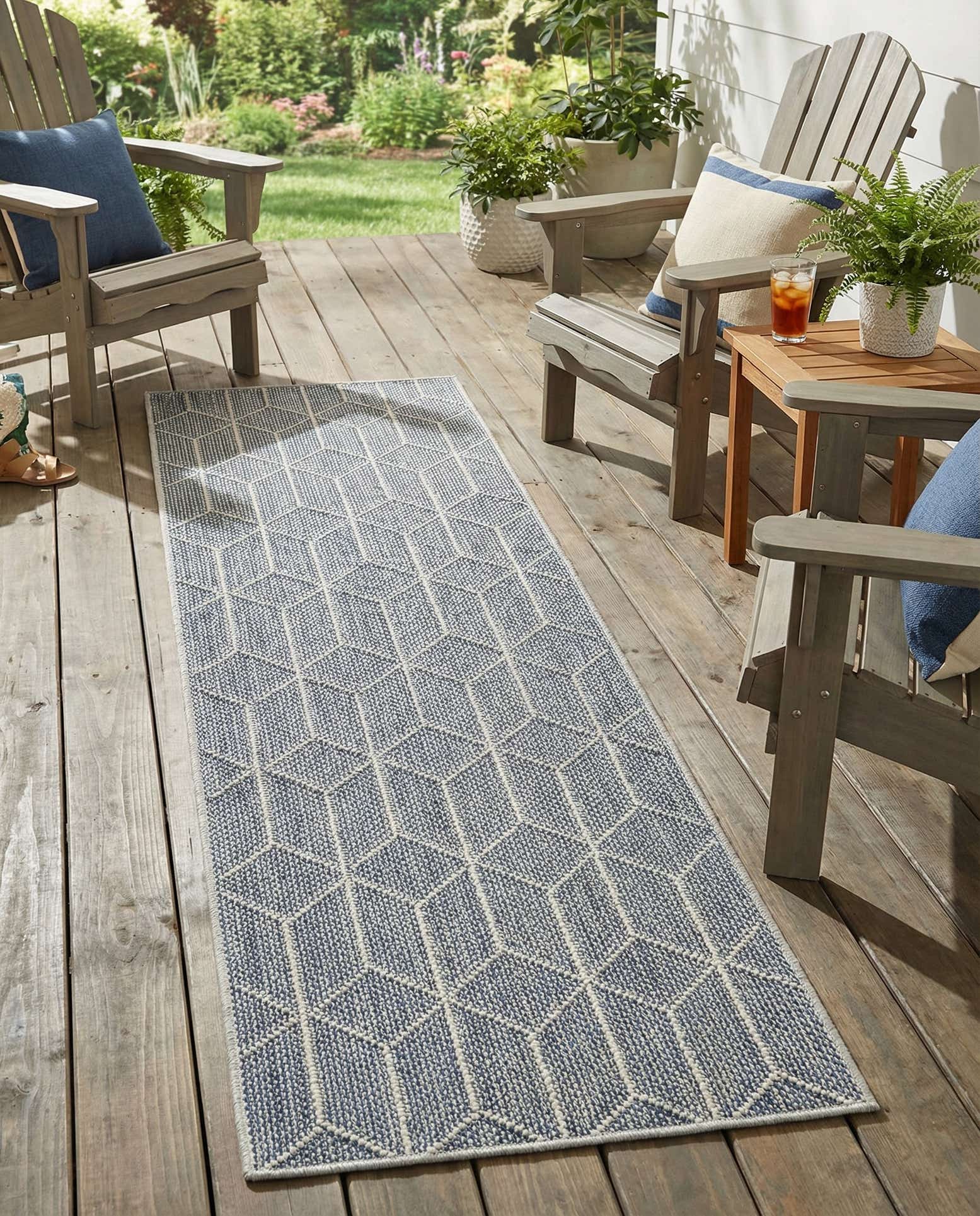 2' x 6' 1 Easy-Clean Trellis Indoor / Outdoor Runner Rug