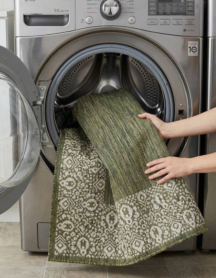 Detail image of 5' 3 x 8'  Washable Border Indoor / Outdoor Rug