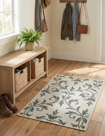 Gray Easy-Clean Botanical Indoor / Outdoor Rug
