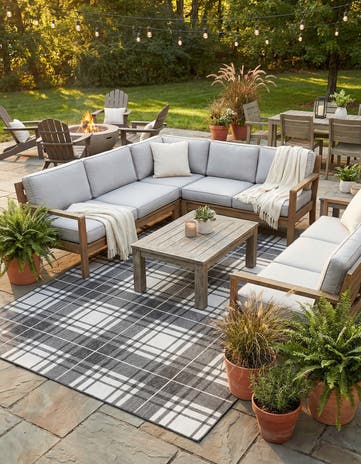 9' x 12' Easy-Clean Checkered Indoor / Outdoor Rug