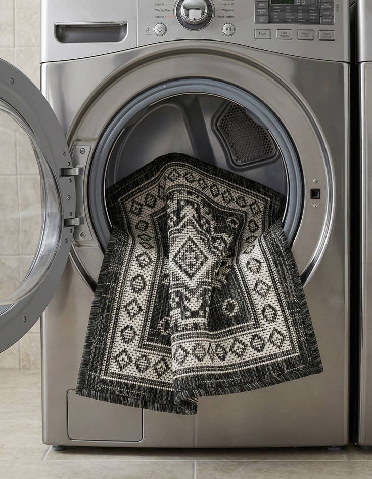 Detail image of 1' 4 x 1' 4  Washable Aztec Indoor / Outdoor Sample Rug