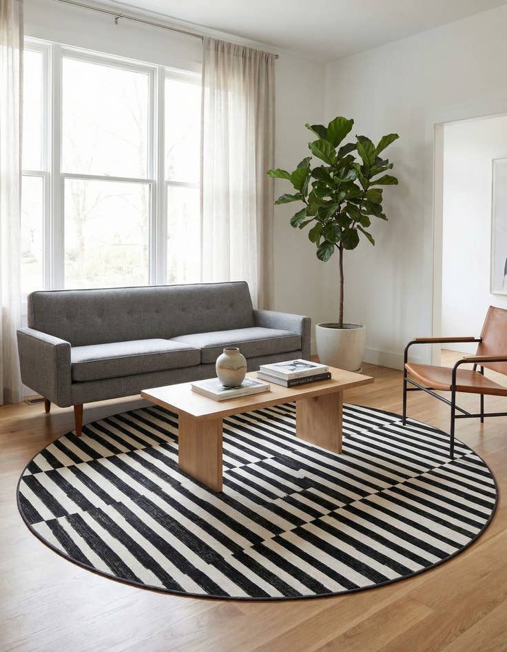 Detail image of 7' 10 x 7' 10 Tribeca Round Rug