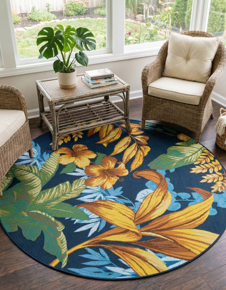Detail image of 5' x 5'  Washable Botanical Indoor / Outdoor Round Rug