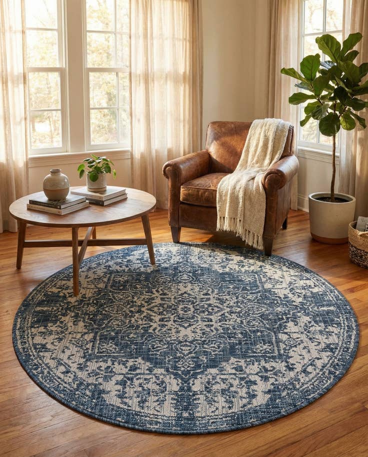 Detail image of 4' x 4' Easy-Clean Jill Zarin Dubai Indoor / Outdoor Round Rug