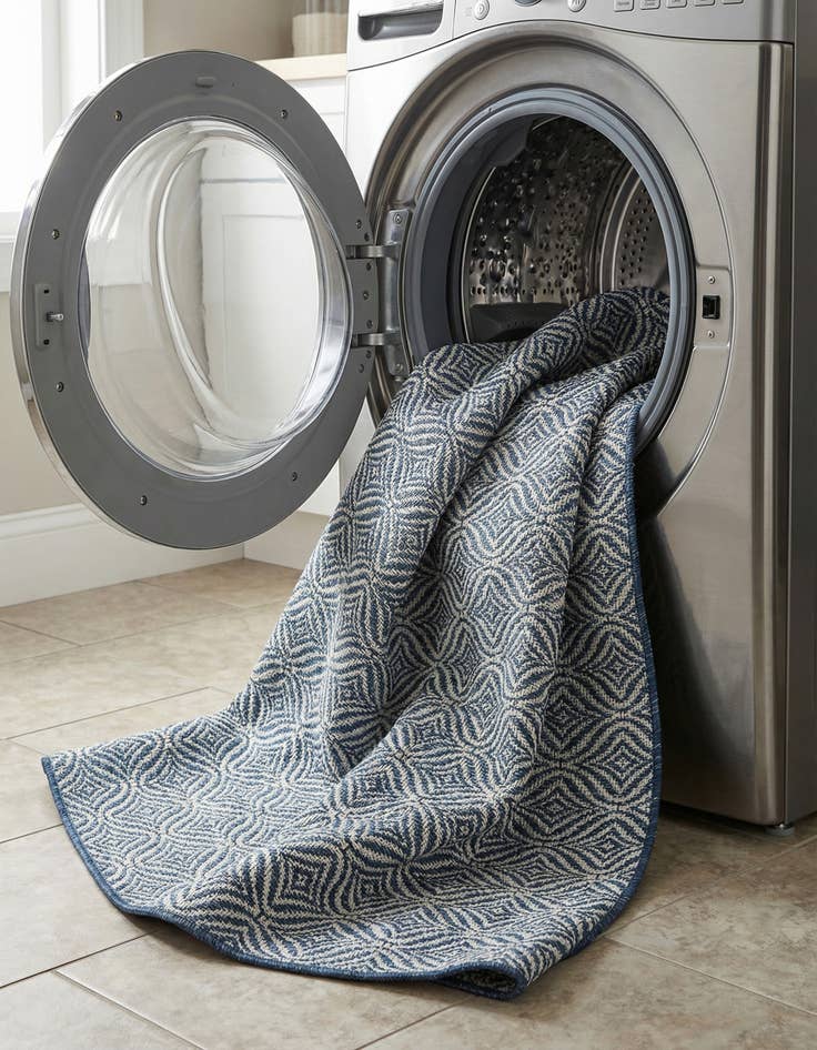 Detail image of 5' 3 x 8'  Washable Trellis Indoor / Outdoor Rug