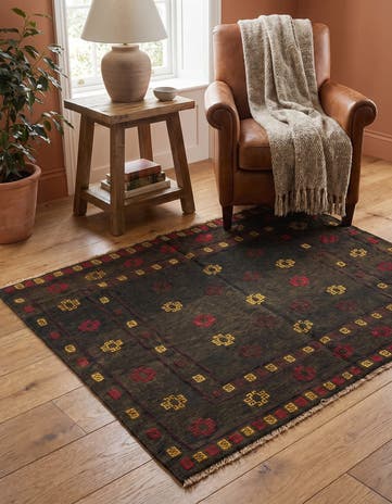 3' 10 x 4' 4 Hand Knotted Sumak Wool Square Rug
