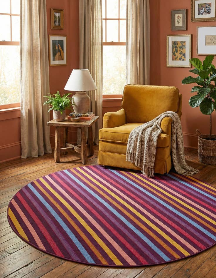 Detail image of 6' x 6'  Washable Striped Indoor / Outdoor Round Rug