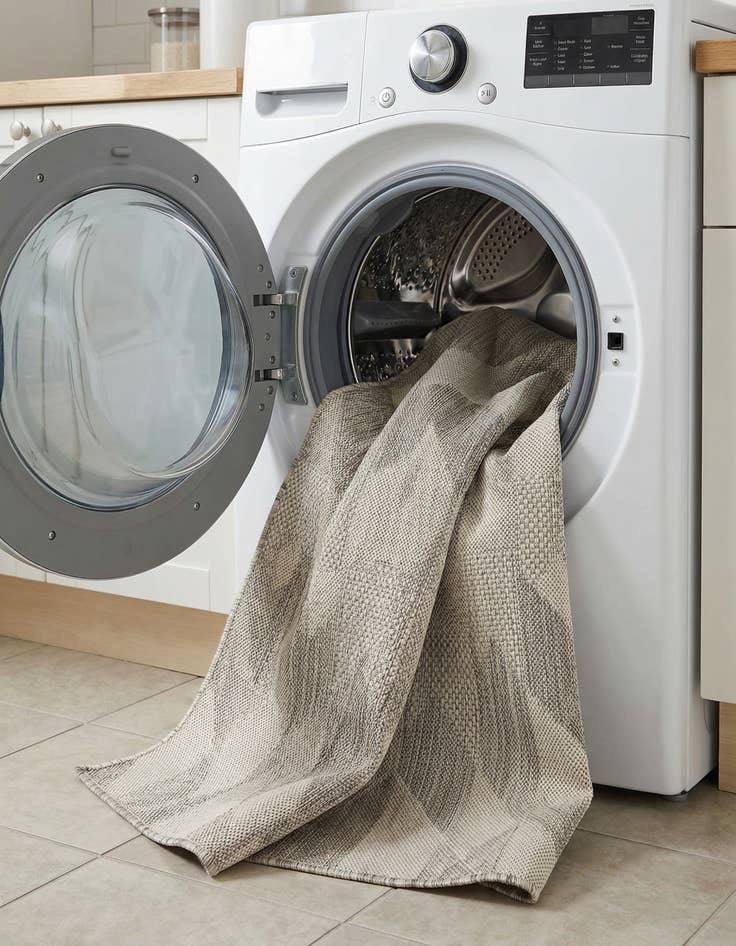 Detail image of 4' x 6'  Washable Modern Indoor / Outdoor Rug