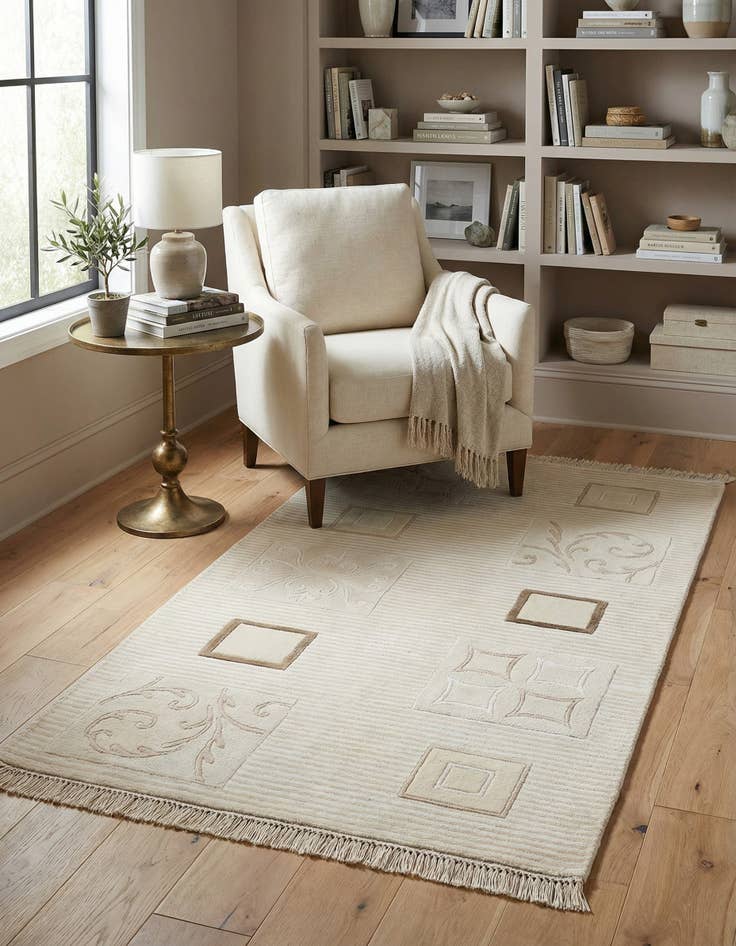 Detail image of 2' 8 x 4' 11  Hand Knotted Darya Rug