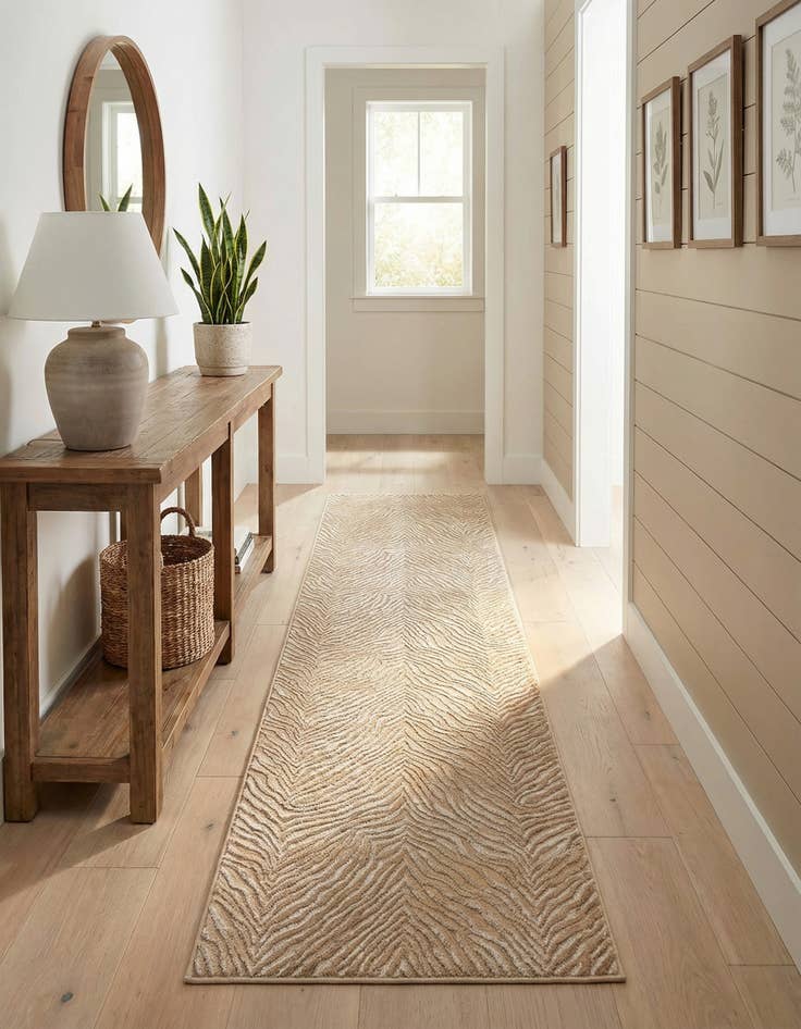 Detail image of 2' x 9' 10 Finsbury Runner Rug