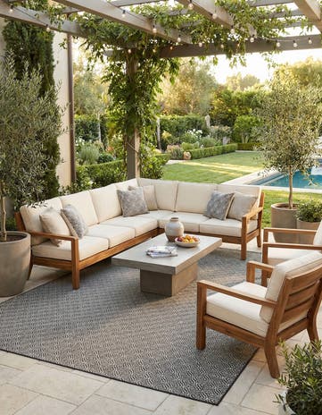 10' x 13' Easy-Clean Lattice Indoor / Outdoor Rug