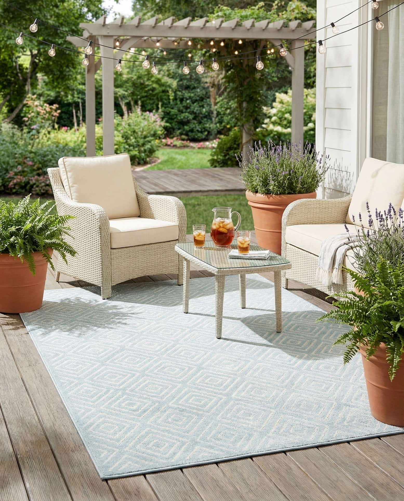 6' x 9' Easy-Clean Sabrina Soto Indoor / Outdoor Rug