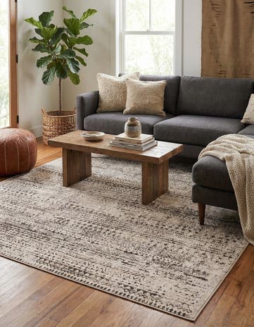 7' 10 x 7' 10 Hermitage Square Rug