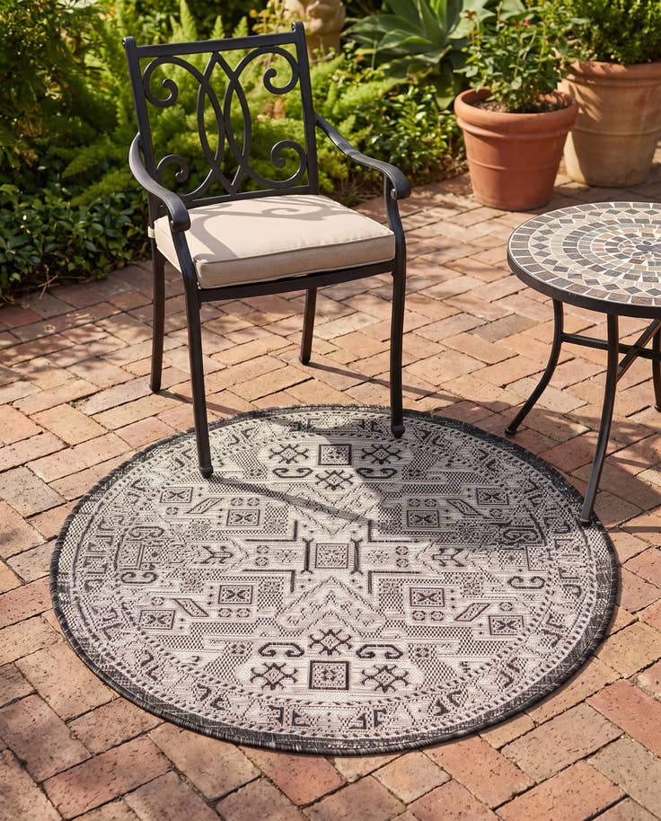 Detail image of 3' x 3' Easy-Clean Aztec Indoor / Outdoor Round Rug