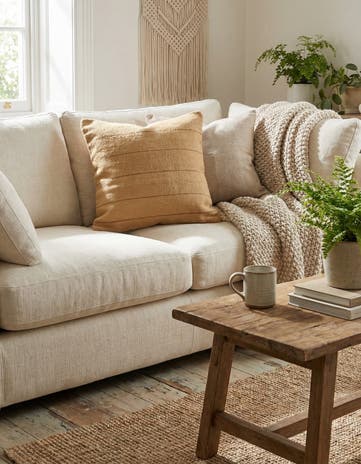 1' 8 x 1' 8 Hand Woven Pillow Wool Square Rug