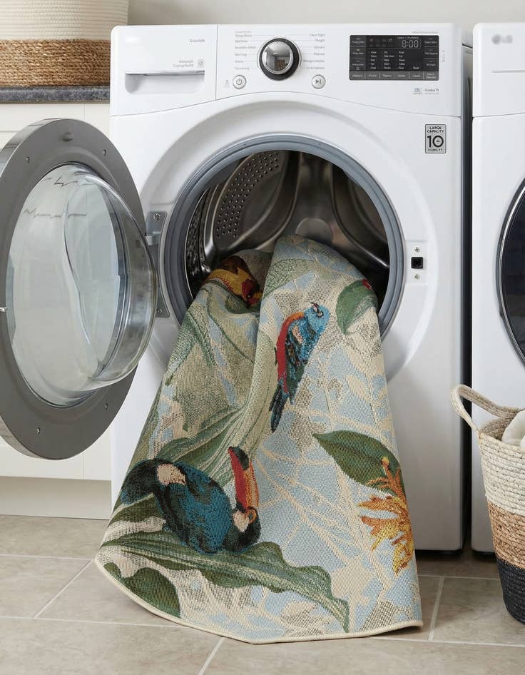 Detail image of  4' x 4'  Washable Botanical Indoor / Outdoor Octagon Rug