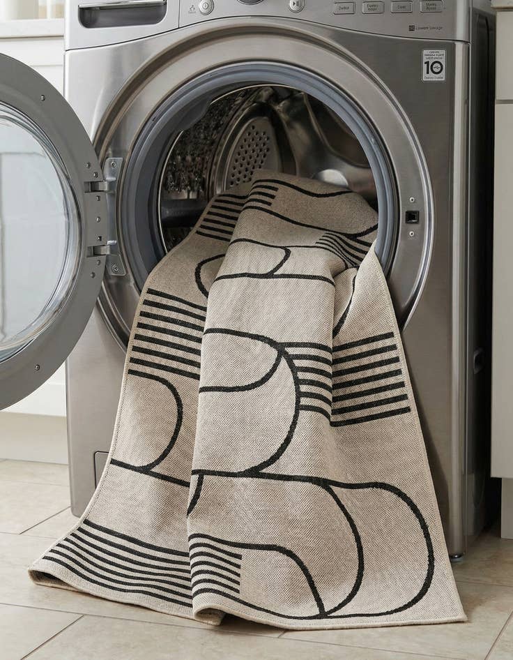 Detail image of  6' x 9'  Washable Modern Indoor / Outdoor Rug