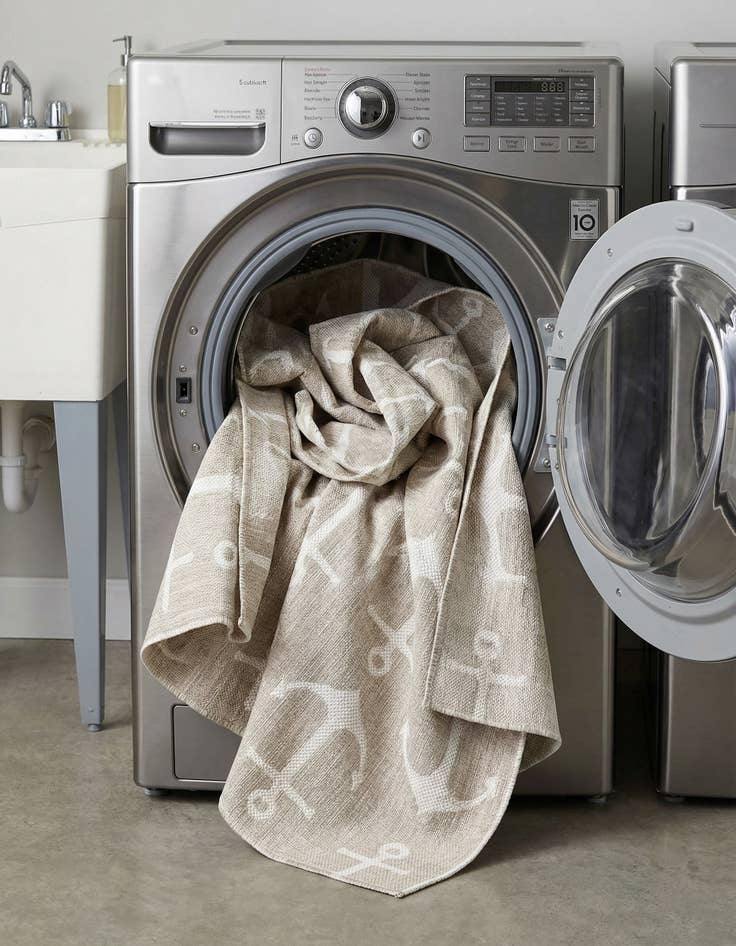 Detail image of 7' 10 x 7' 10  Washable Coastal Indoor / Outdoor Square Rug