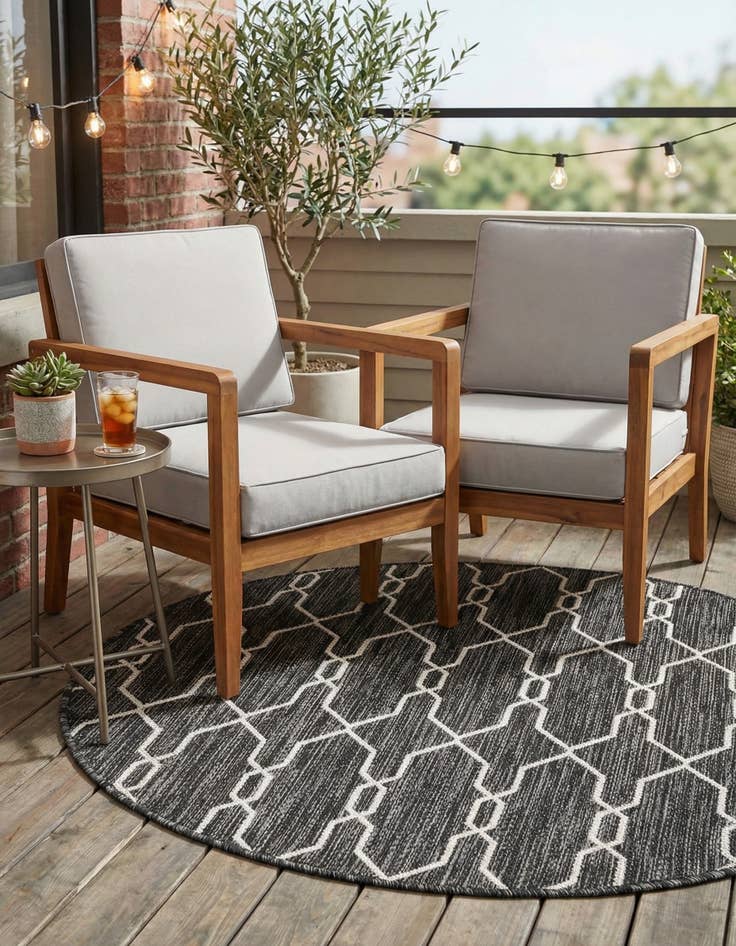 Detail image of 4' x 4'  Washable Trellis Indoor / Outdoor Round Rug
