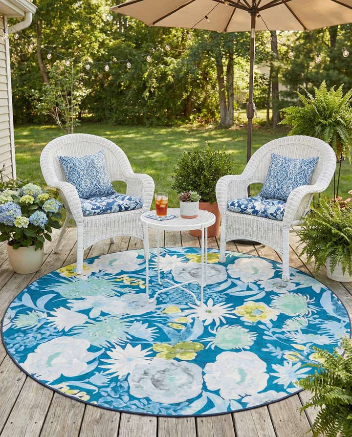 7' 10 x 7' 10 Easy-Clean Jill Zarin Caribbean Indoor / Outdoor Round Rug