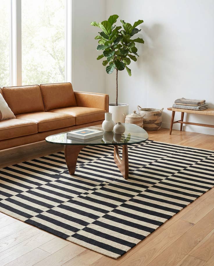 Detail image of 5' 2 x 6' 4 Hand Woven Kilim Modern Wool Rug