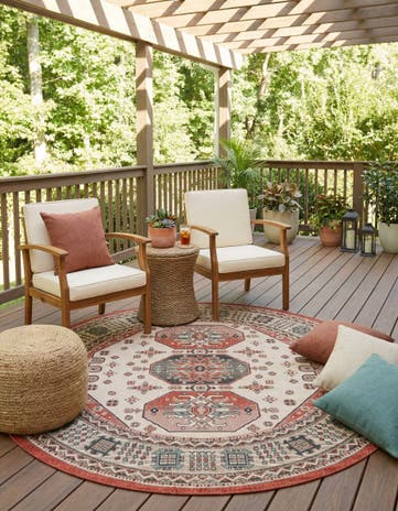 7' 10 x 7' 10 Easy-Clean Traditional Indoor / Outdoor Round Rug