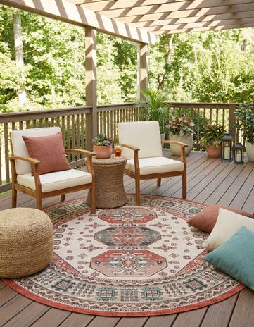 7' 10 x 7' 10 Easy-Clean Traditional Indoor / Outdoor Round Rug